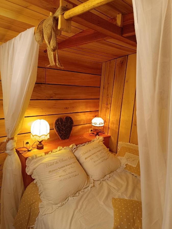 Roulotte O Reves Atypiques Hotel Bouce  ภายนอก รูปภาพ